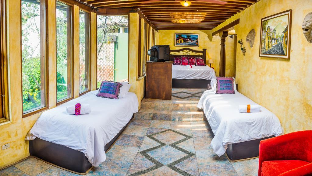 Hotel Casa Del Parque By Ahs Антигуа-Гватемала Экстерьер фото